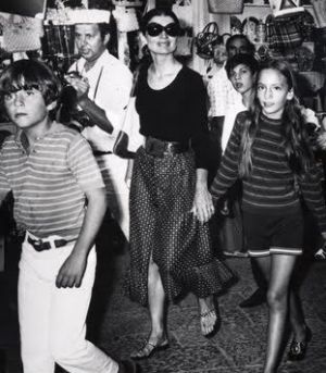 jackie bouvier kennedy onassis and children in a crowds.jpg